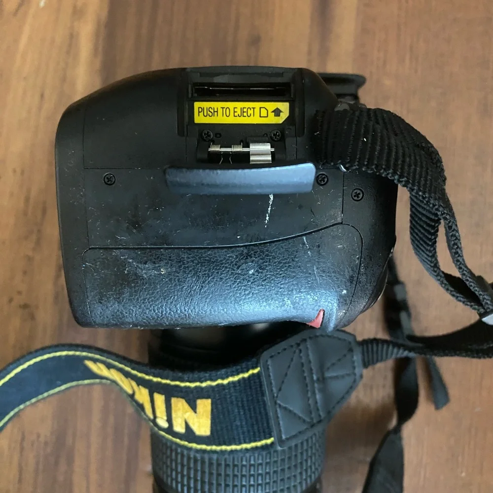 Nikon d50 selling